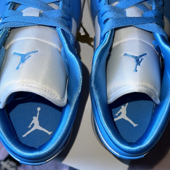 Jordan 1 Lows - Picture 4 of 6